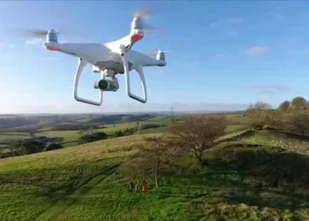 Master in Controlling a Drone: Expert Tips for Precision Flight and Navigation